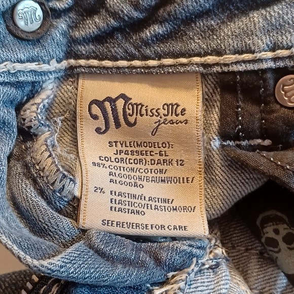 Miss Me Jeans, Size 28, Low-Rise, 30W x 30L, Boot Cut, Bedazzled - Picture 3 of 10